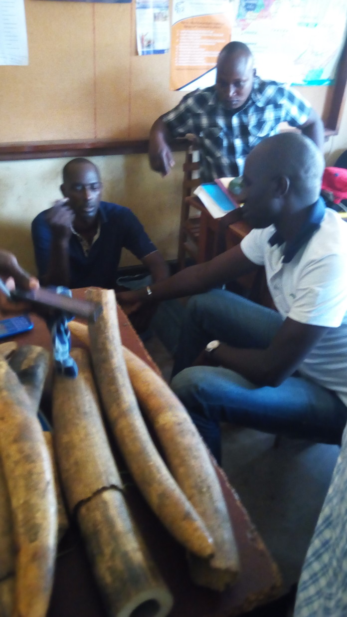 Major Rutagira (blue) and cpl white