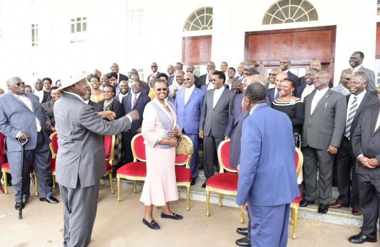 Museveni dissolves Uganda cabinet