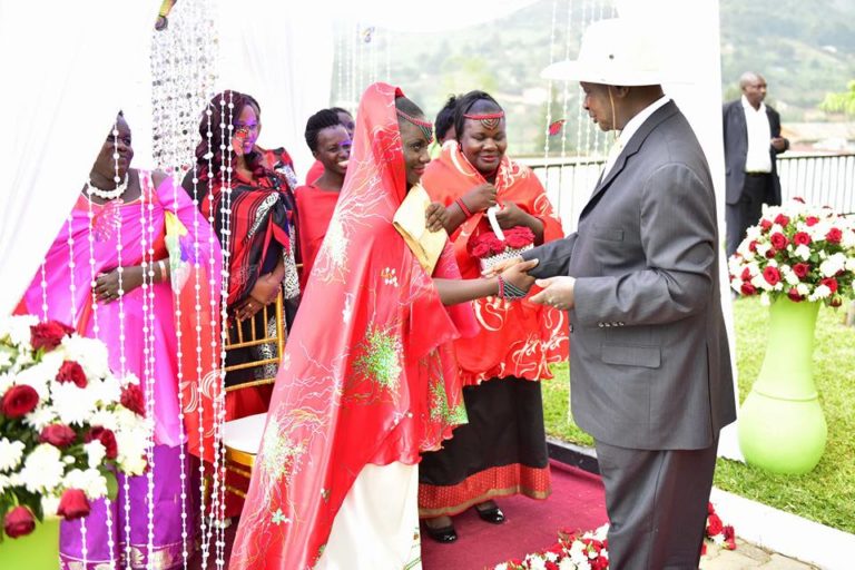 Museveni gives Kabale bride 10 cows