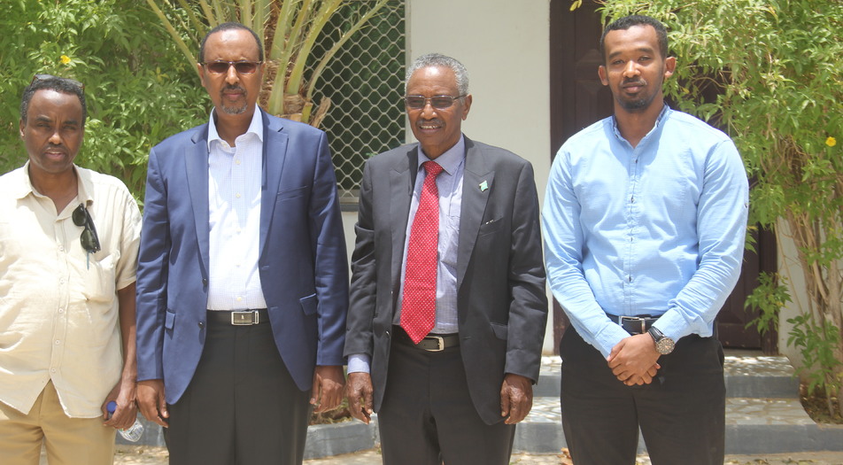 Presidential candidates Abdirahman M. Mohamud Farole and Ali Haji Warsame with their aides