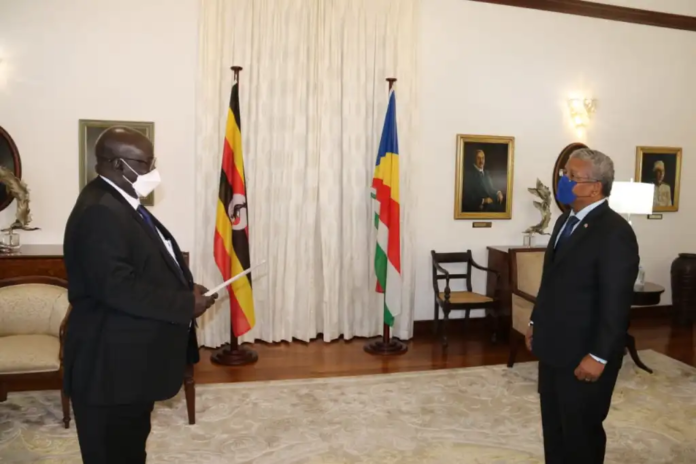 Ambassador Galiwango presents his credentials to the President of Seychelles