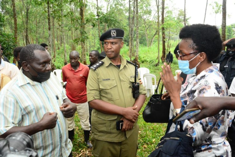 Nabakooba directs private guards off contested lands in Buloba and Kitende